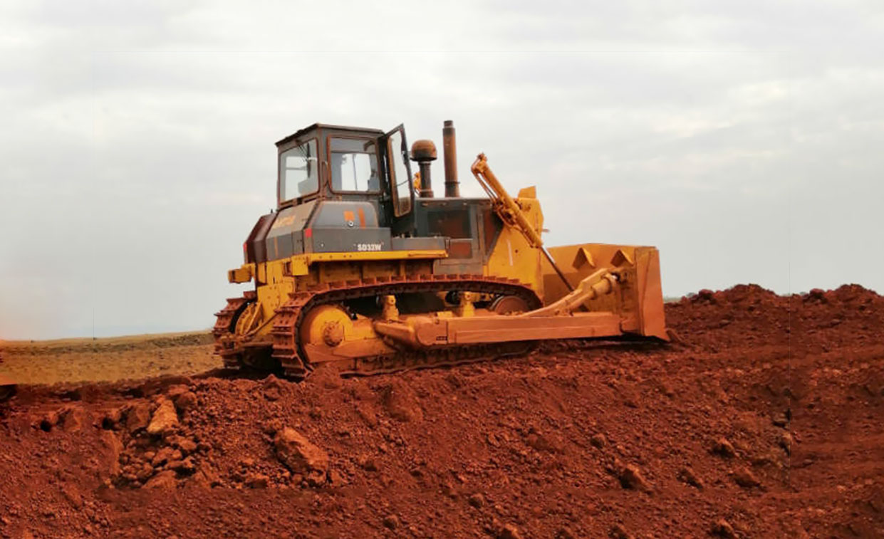 Escavadeira SD32W para operações de mineração na Guiné